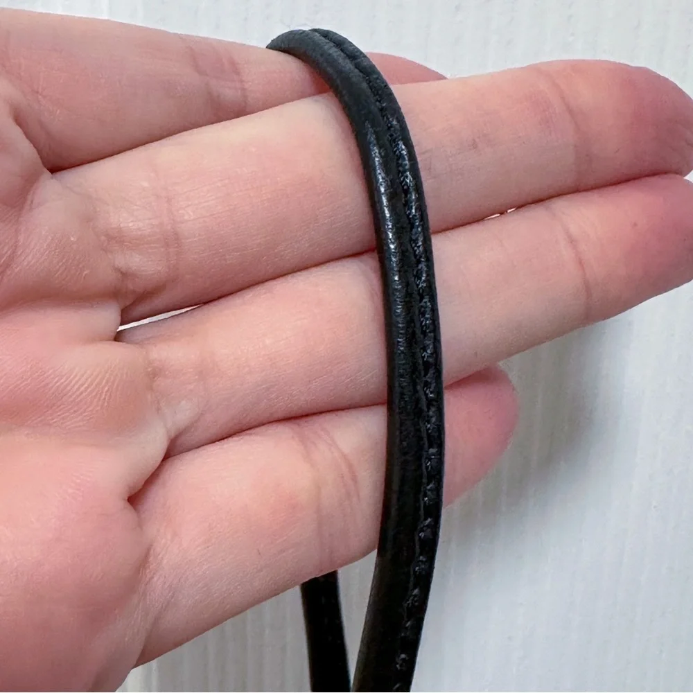 Quince Italian Leather Handwoven Pouch Crossbody Clutch | One Size | Black 👜✨ - Picture 10 of 14